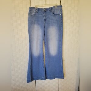 Mossimo  Women's High Rise Wide Leg Super Stretch Jeans 14/32R